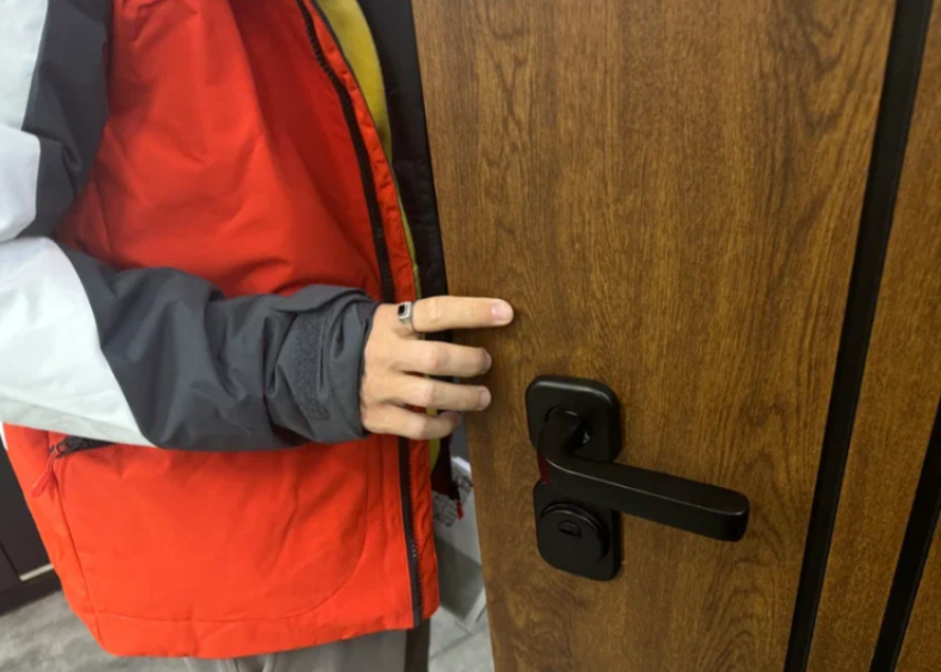 Гость региона сильно избил астраханку и оставил умирать в квартире