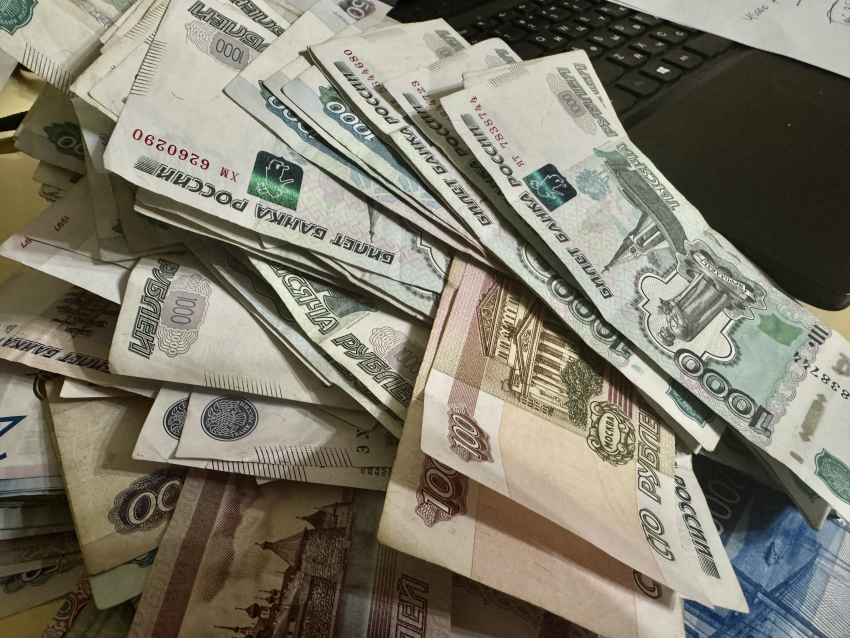 Какая средняя зарплата может быть в этом году в Астраханской области