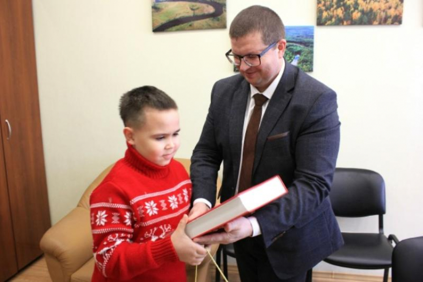 Мальчик из Мордовии получил необычный и редкий подарок из Астраханской области