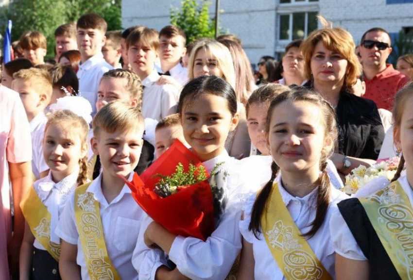 Около 16 тысяч школьников выпустились в Астраханской области
