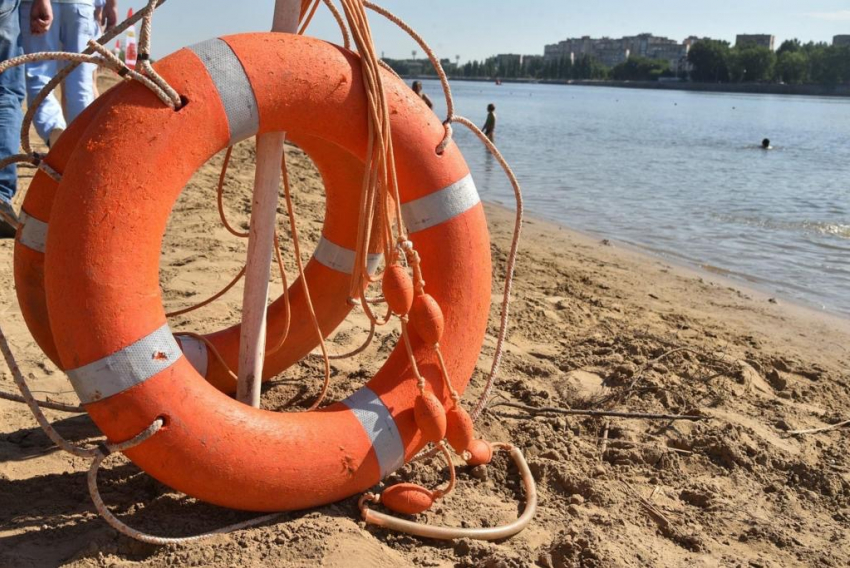 Астраханцам напомнили правила безопасного поведения на воде 