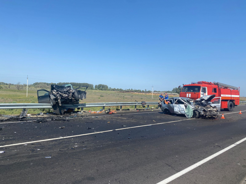 В Астраханской области произошло жесткое ДТП, есть пострадавшие дети и погибшие взрослые