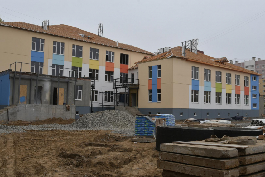 В Астрахани завершается строительство двух детских садов