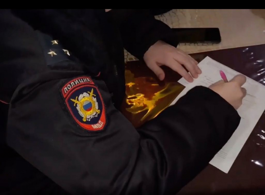 Астраханская полиция продолжает бороться с нарушителями ограничений по COVID-19
