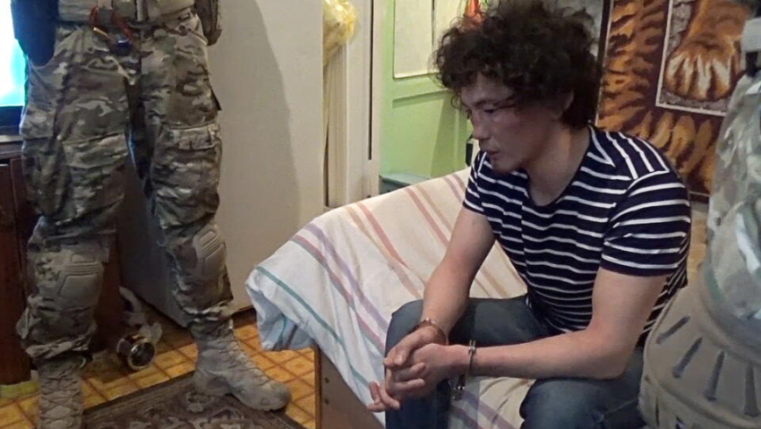 Сторонника ИГ осудили на 13 лет за подготовку теракта в Астраханской области  