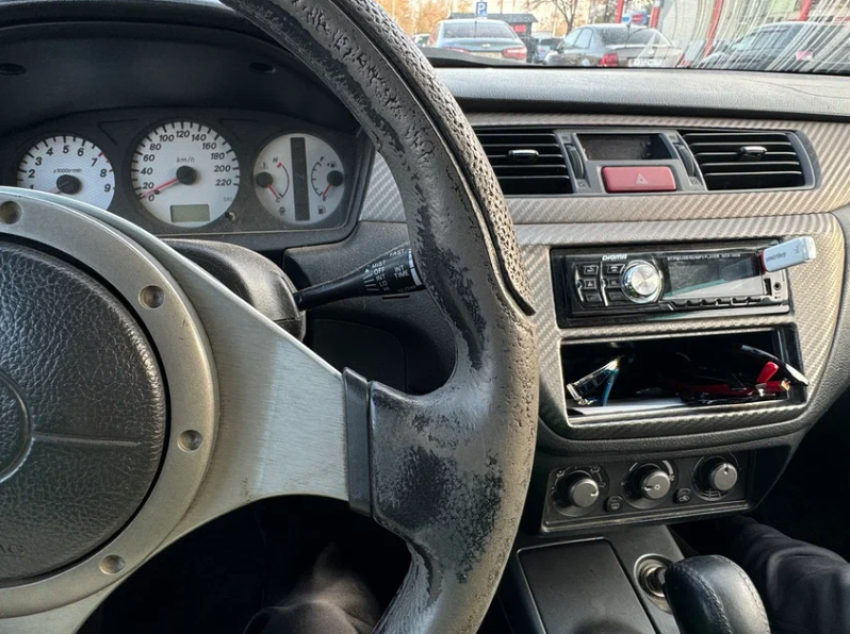 Астраханца хотят лишить автомобиля за привычку пить за рулем