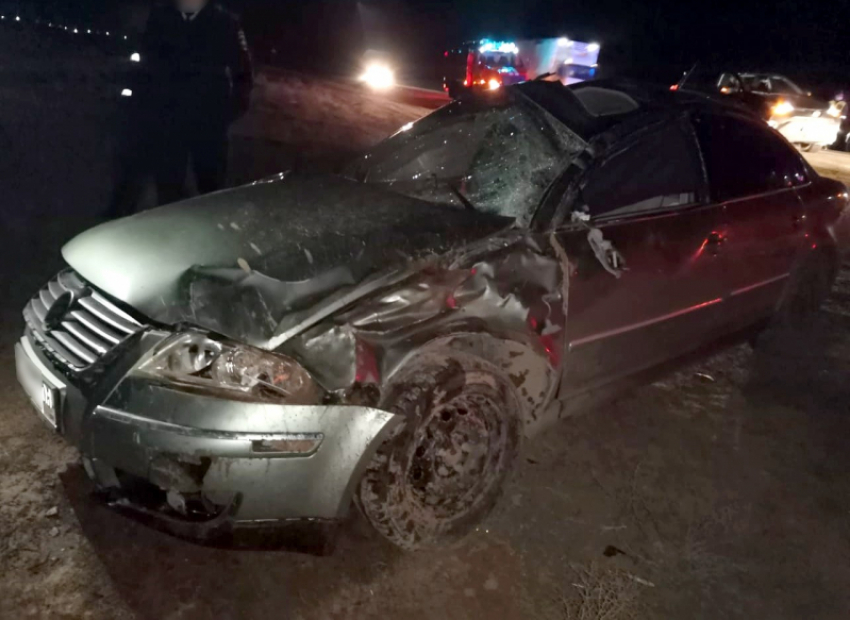 Под Астраханью в перевернувшемся автомобиле погиб житель соседнего региона 