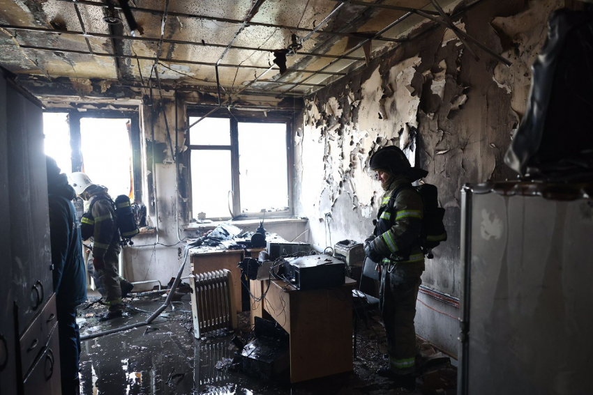 Появилось видео тушения пожара в детской больнице имени Силищевой в Астрахани