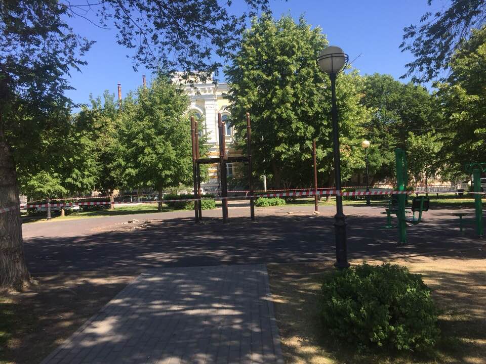 Так выглядела детская площадка в июле 2018 года Так выглядела детская площадка в июле 2018 года