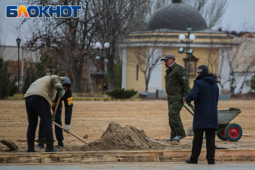 подготовка к Новому году в Астрахани, Новый год в Астрахани, в Астрахани готовят каток, астраханский кремль
