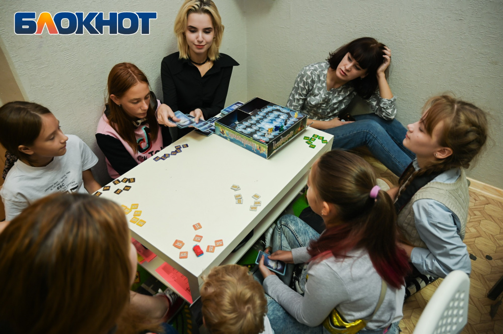 Настольные игры на Рисовалке в Астрахани, мастер-класс по рисованию в Астрахани, Рисовалка в Астрахани, уроки рисования для маленьких астраханцев